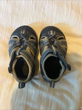 Keen Kids Navy and Tan Closed-Toe Sandals